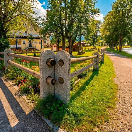 Ξενοδοχείο Garni Ammergauer Hof
